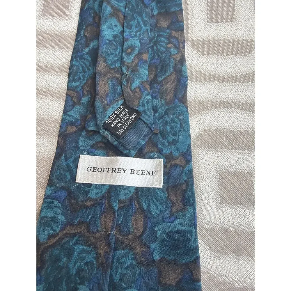Geoffrey Beene 100% Silk Tie Blue Green Abstract Pattern Made in Italy‎ Vintage